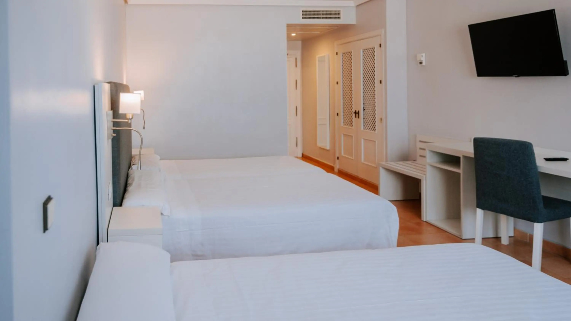 Photo - Hotel & Apartments Bahía Sur