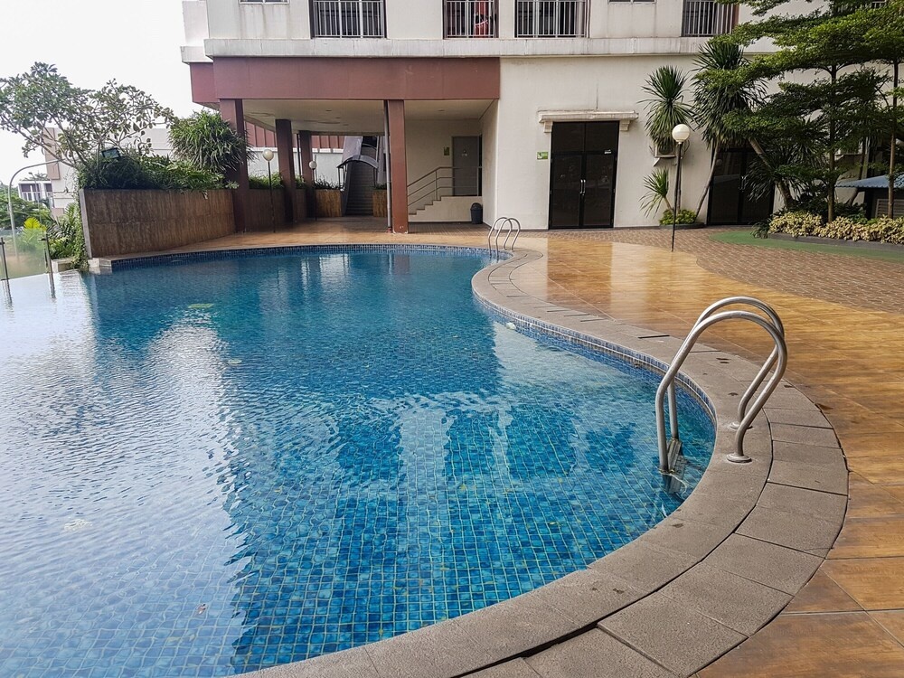 Comfort and Nice 2BR at Serpong Greenview Apartment