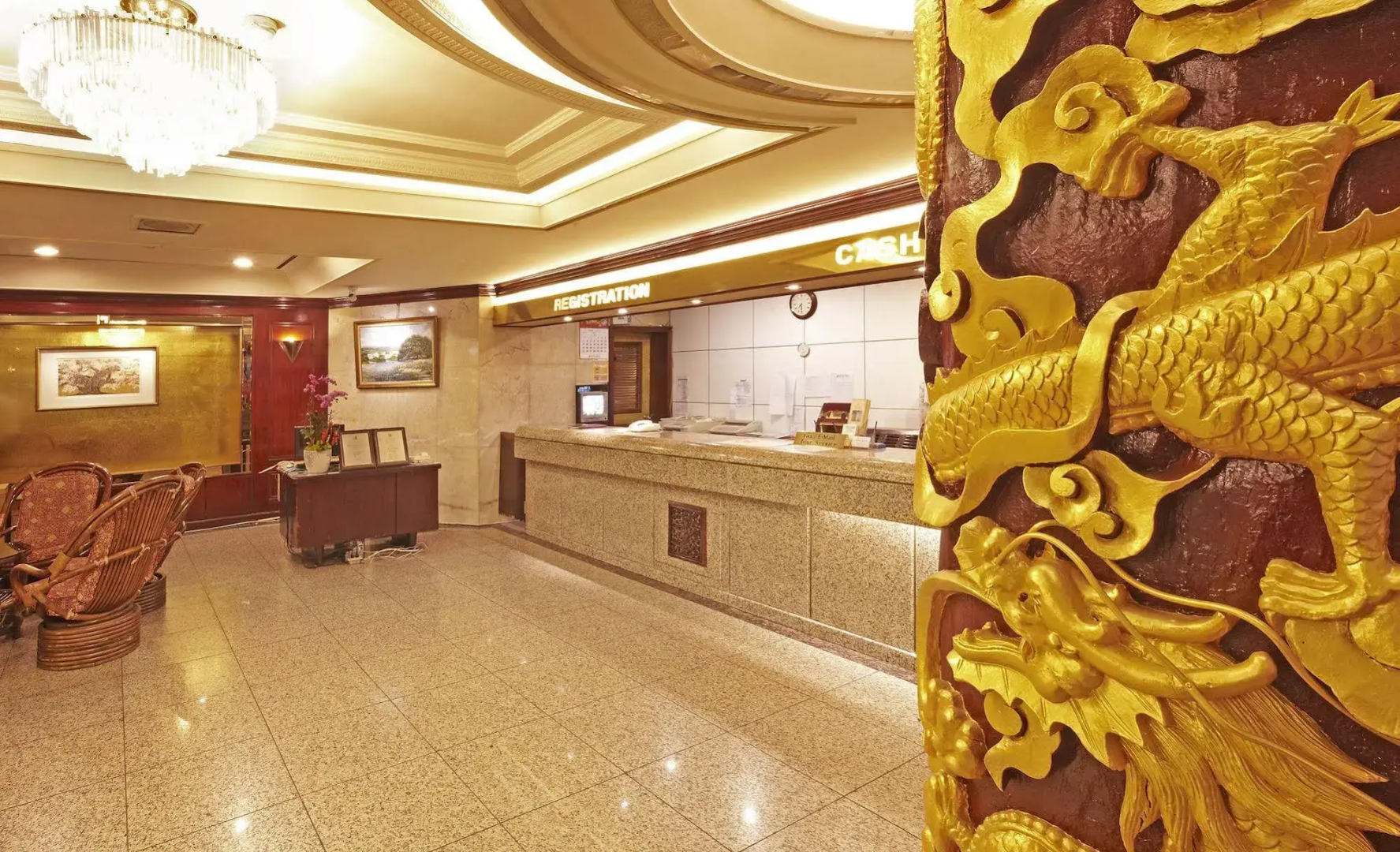 Photo - Emperor Hotel