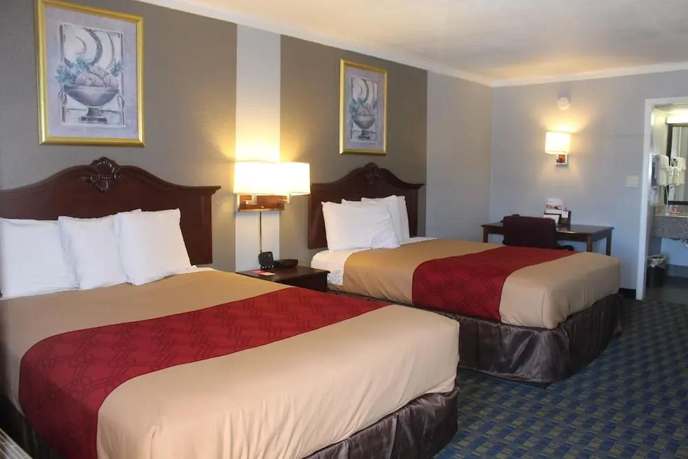 Photo - Econo Lodge Austin North near The Domain