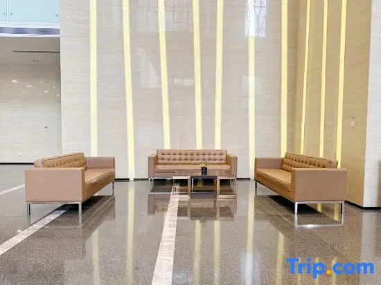 Yongjiang Holiday Hotel+ (Nanning East Railway Station)