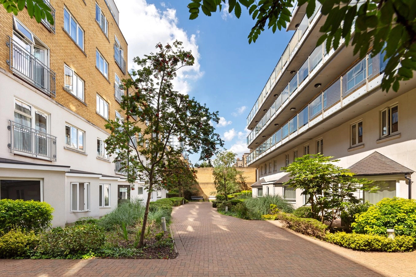 Photo - Marlin Apartments Commercial Road - Limehouse