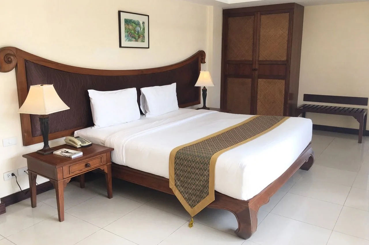 Photo - Nora Lakeview Hotel