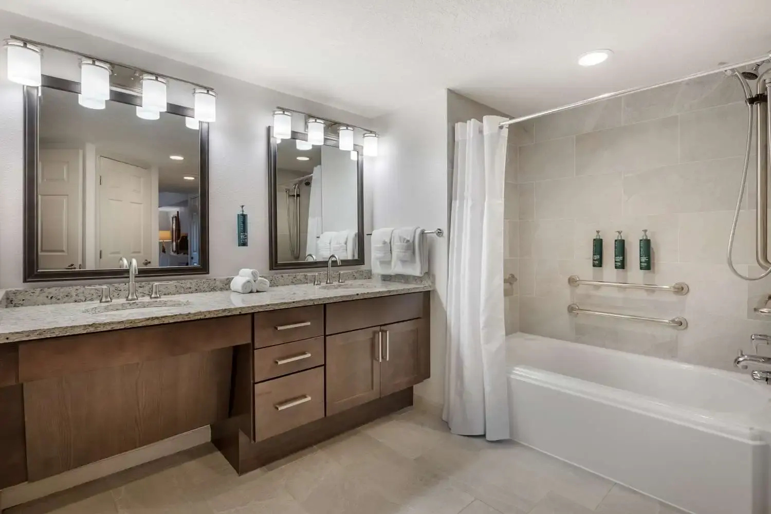 Photo - Hilton Vacation Club Aqua Sol Orlando West