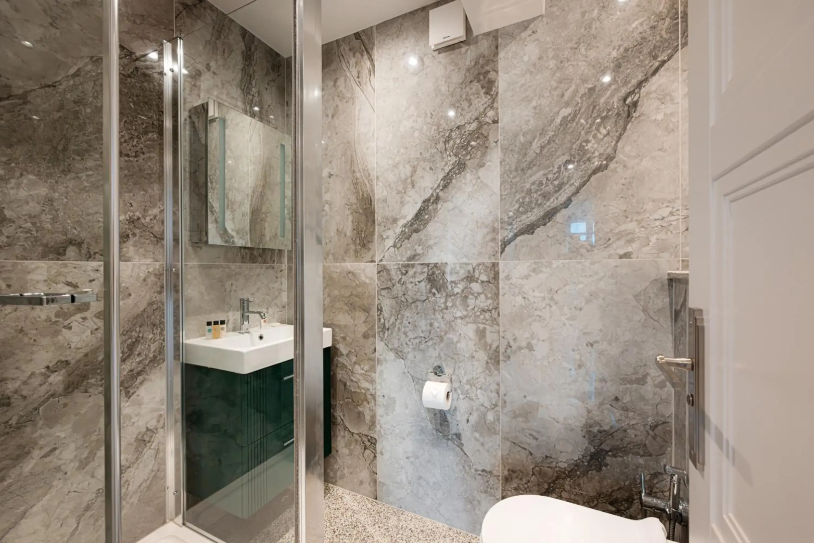 Photo - Fountain House Apartments - Hyde Park, London