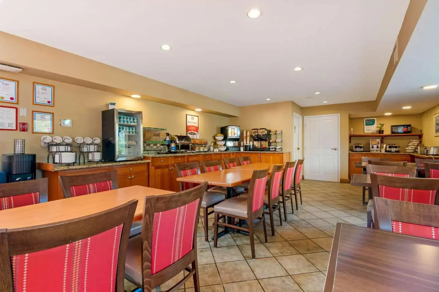 Photo - Econo Lodge Inn & Suites