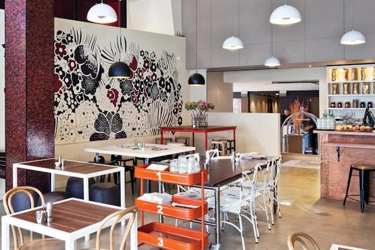 Photo - Saint Kilda Beach Hotel