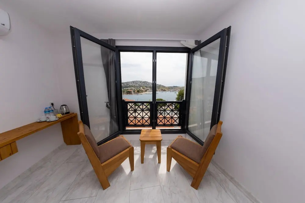 Photo - Foça Kybele