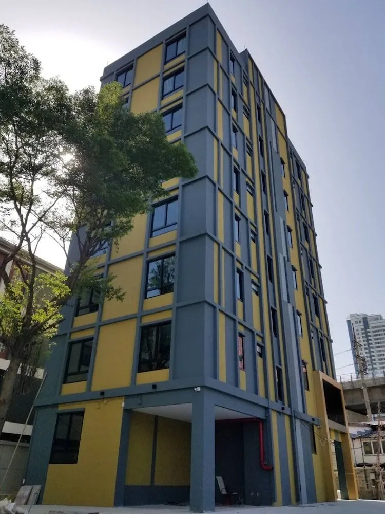 Foto - The Riski Hotel at Bangphlat Station SHA