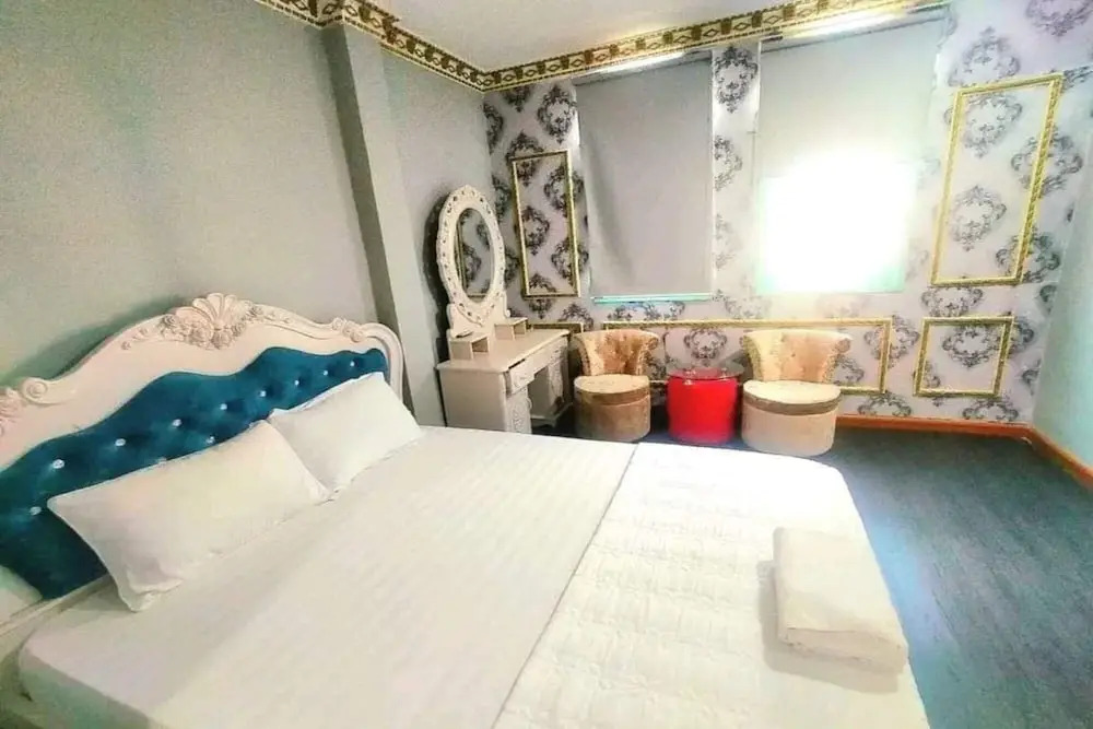 Foto - CROWNE MEOW BÙI VIỆN HOTEl 2