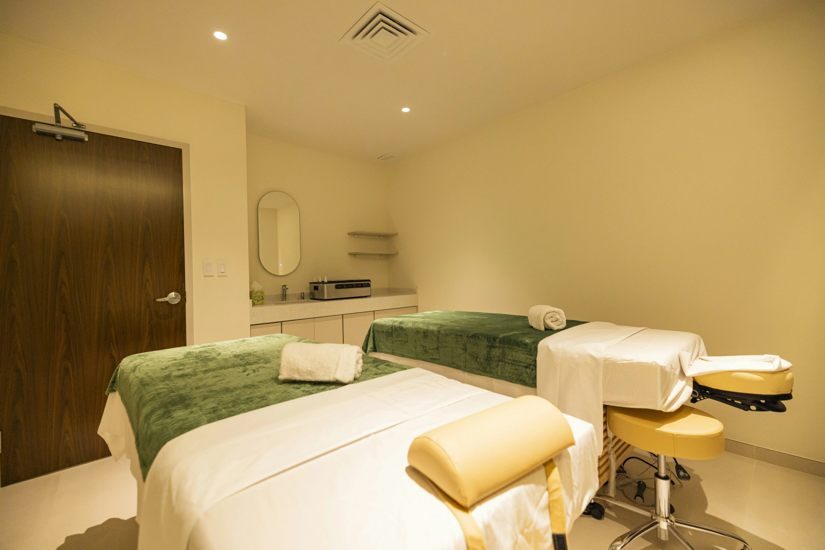 Photo - Embassy Suites By Hilton Aruba Beach Resort