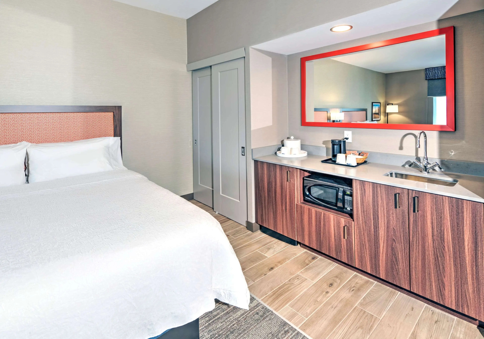 Photo - Hampton by Hilton Ottawa