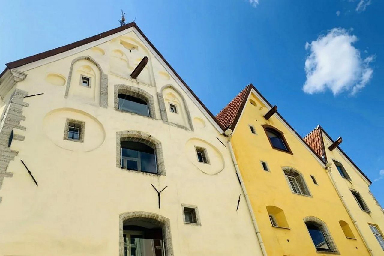 Photo - The Three Sisters Hotel