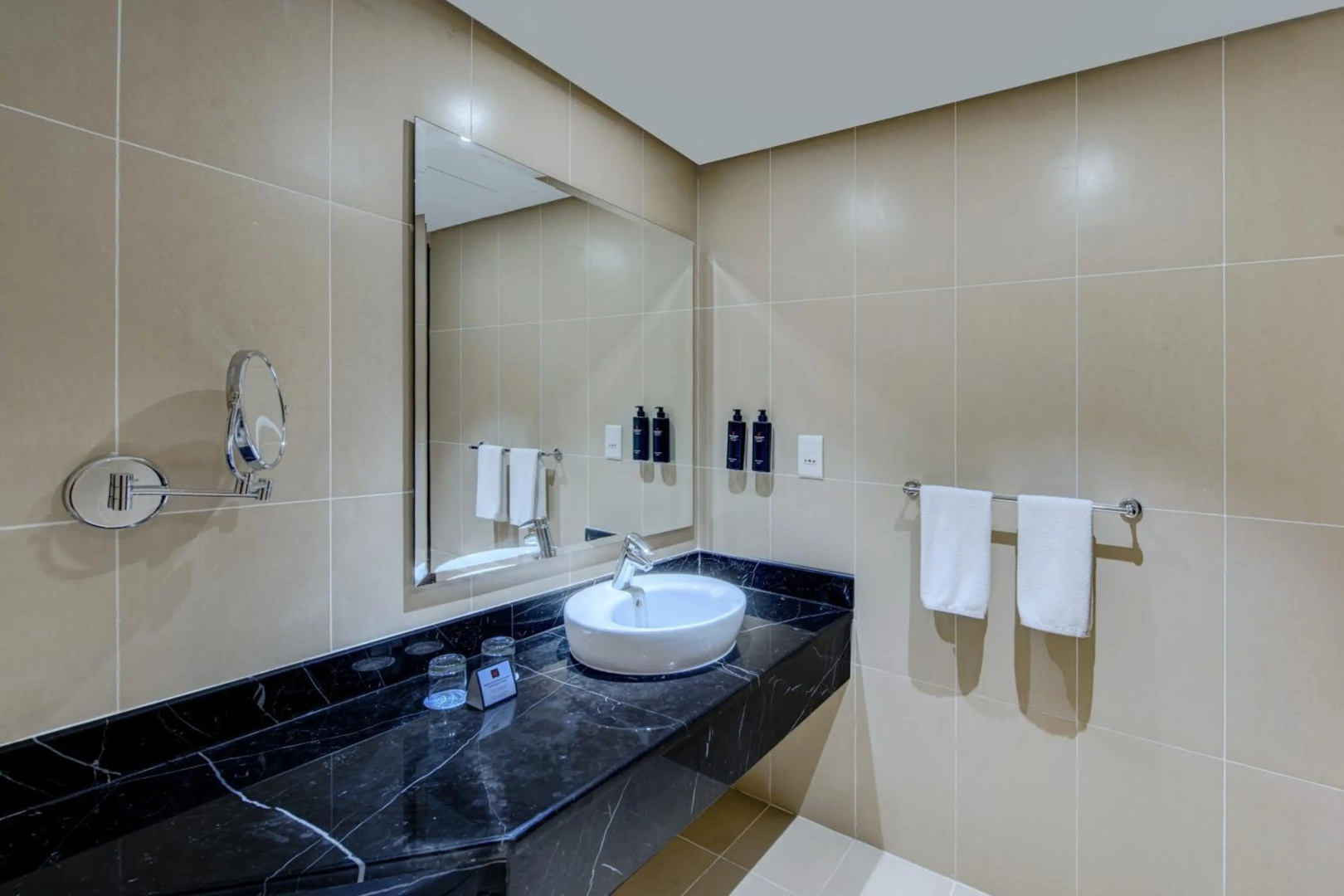 Foto - Millennium Central Downtown Hotel