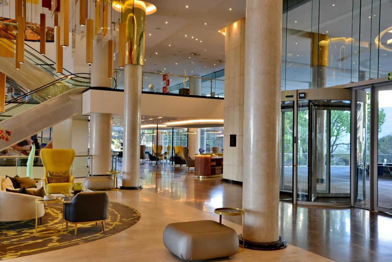Photo - @Sandton Hotel