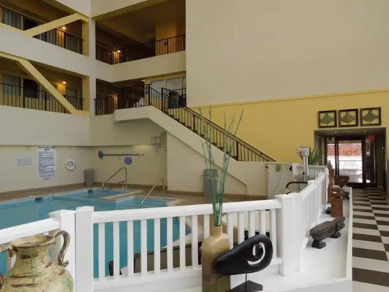 Photo - The Atrium Resort, Virginia Beach by Vacatia