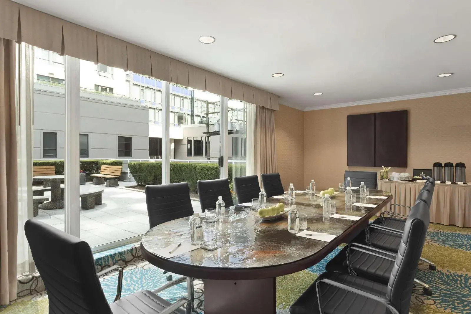 Photo - Hampton Inn & Suites, by Hilton - Vancouver Downtown