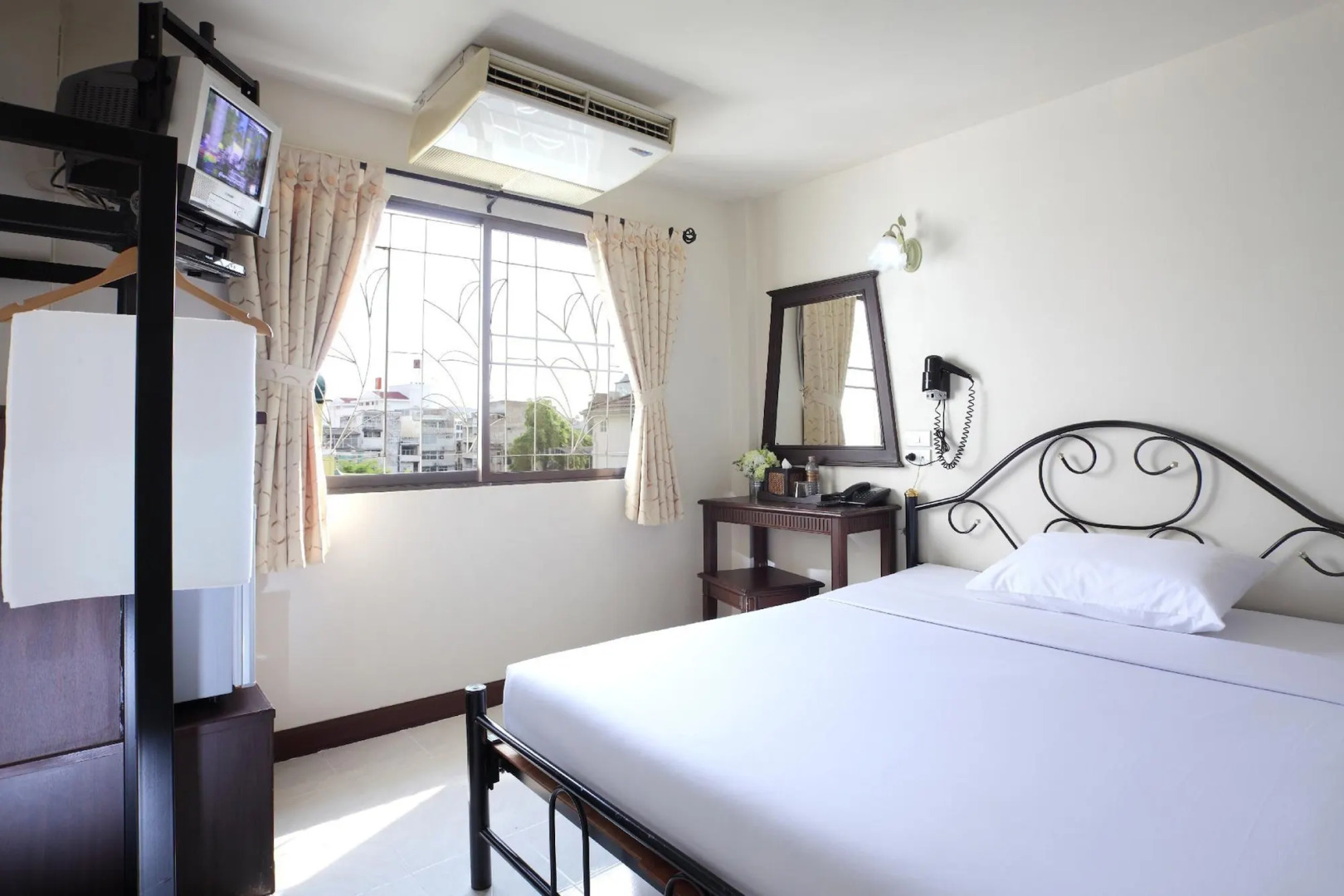 Photo - Rambuttri Village Plaza