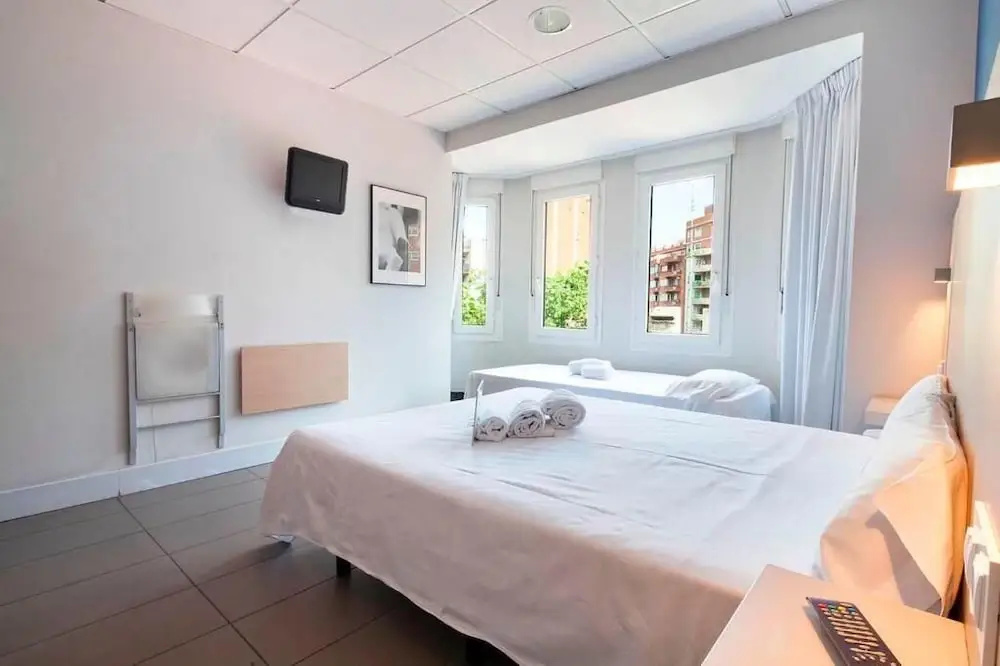 Photo - Hostal Putxet by gaiarooms
