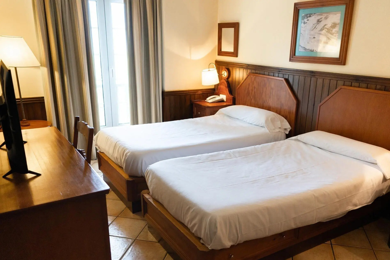 Photo - The Mountains Hotel