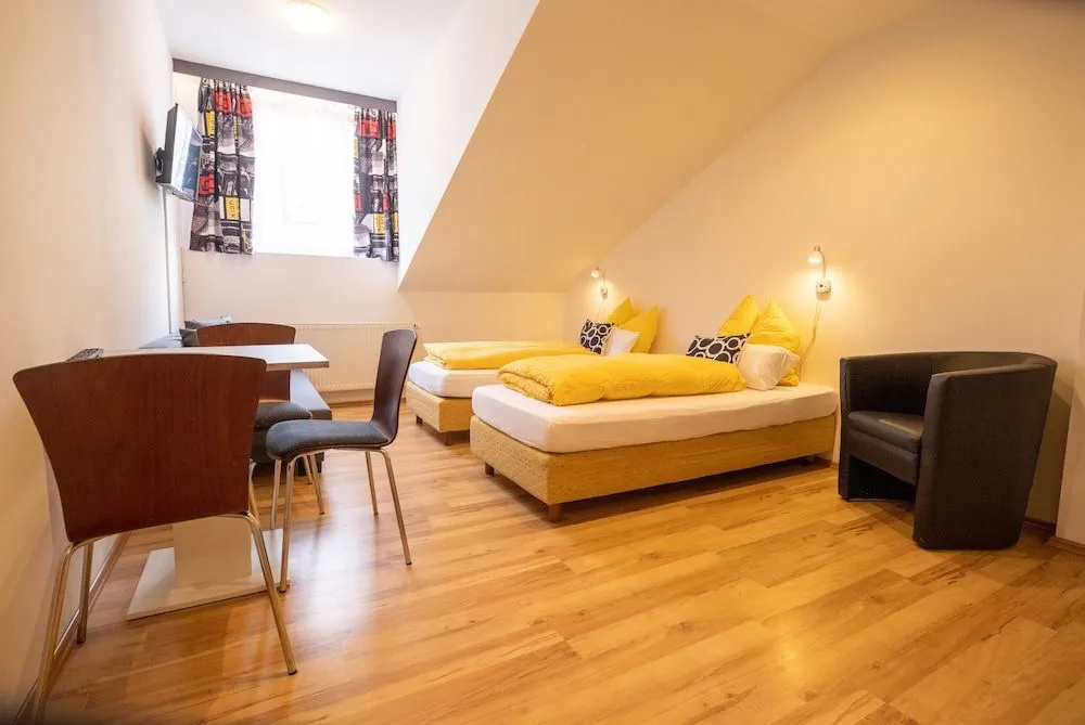 Photo - Ford Apartment