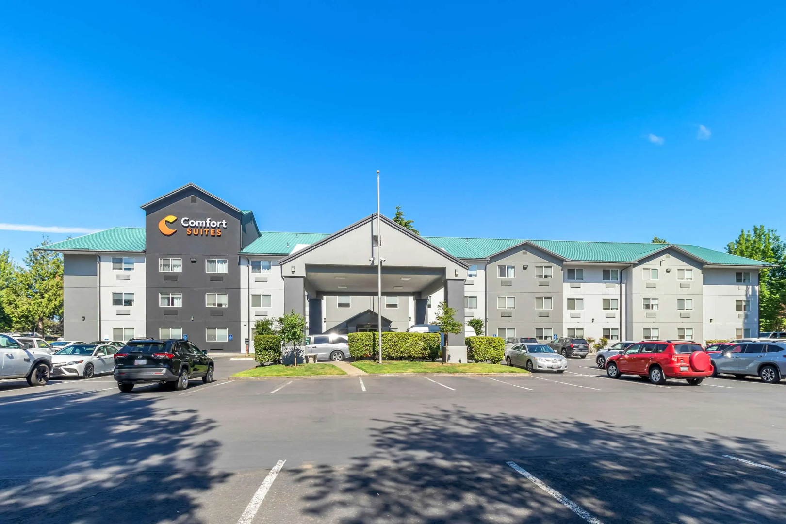 Photo - Comfort Suites Portland Airport