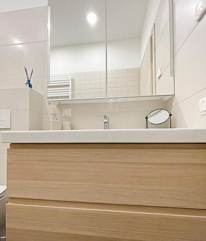 Comfortable 1 BD Old Town Apartment by Hostlovers