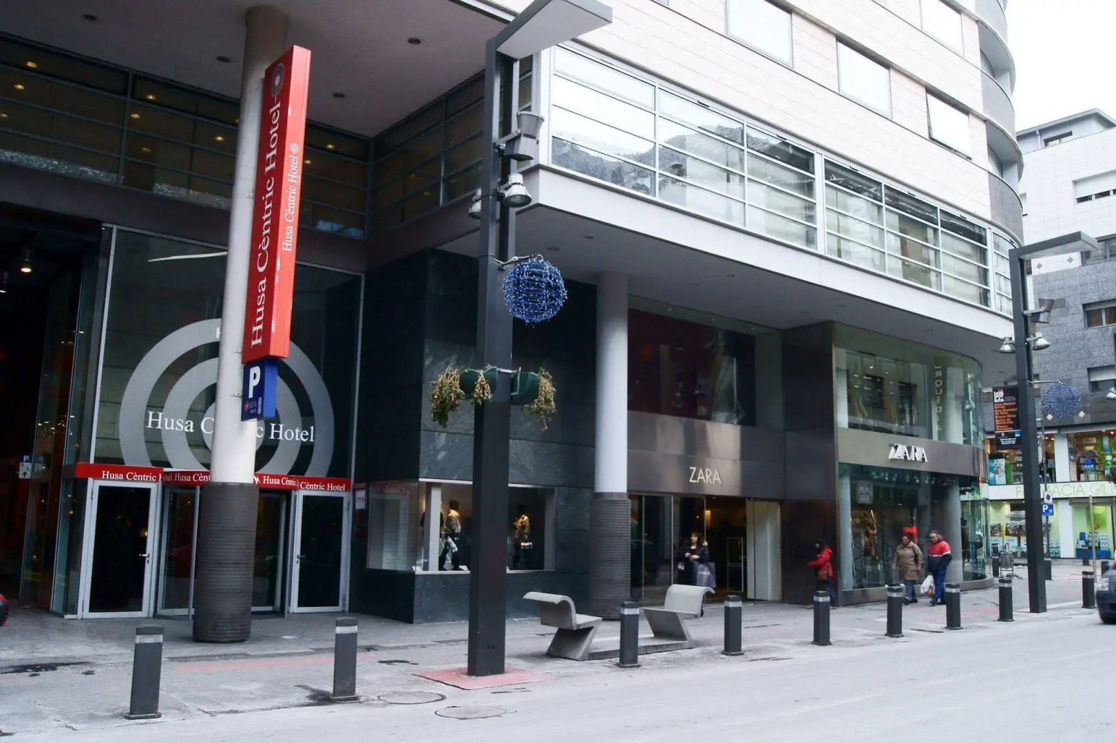 Photo - Yomo Centric