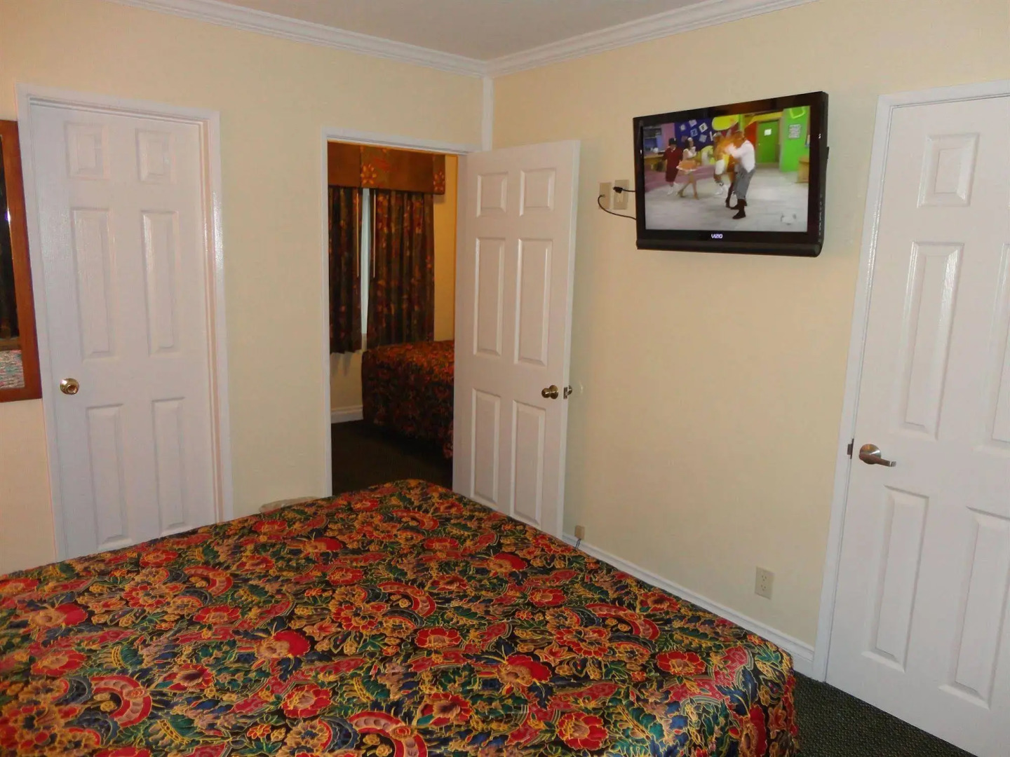 Photo - Redondo Inn and Suites