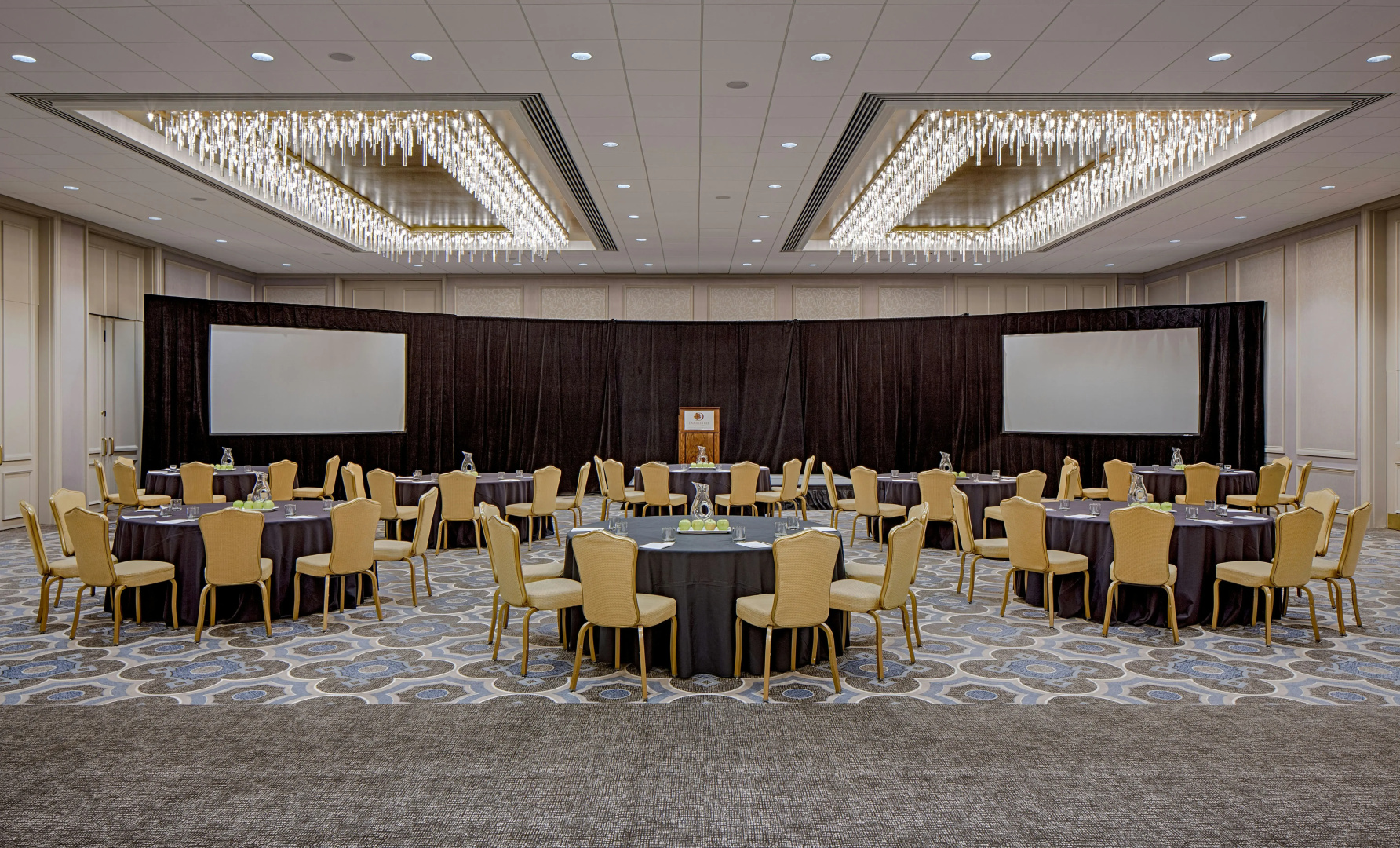 Photo - DoubleTree by Hilton Hotel Houston - Greenway Plaza