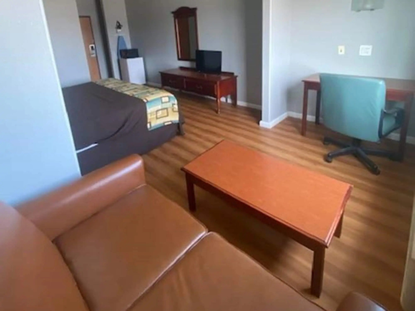 Foto - Tropicana Inn and Suites