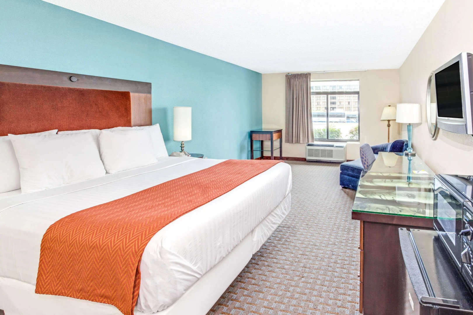 Photo - Clarion Pointe Atlanta Airport College Park
