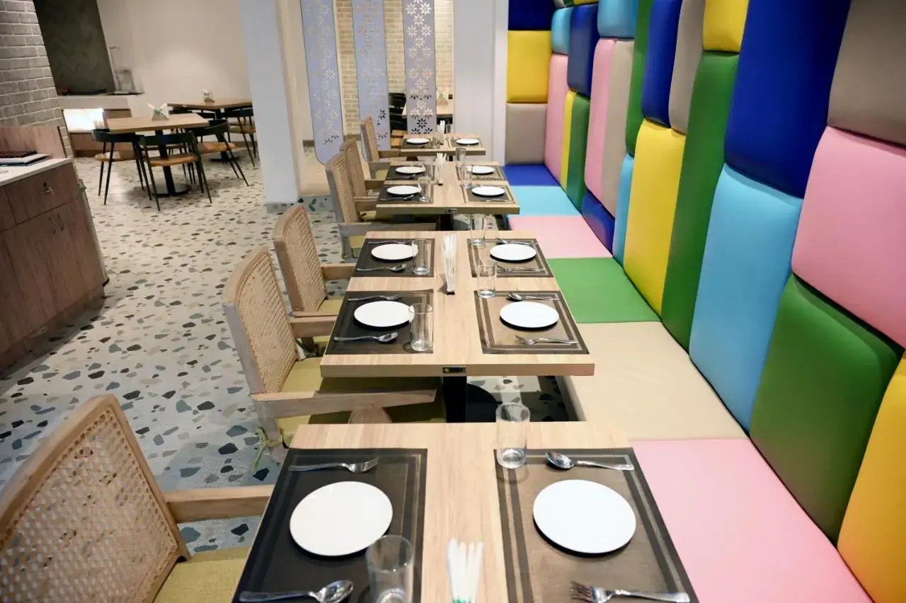Photo - Hotel Le Roi Express Karol Bagh