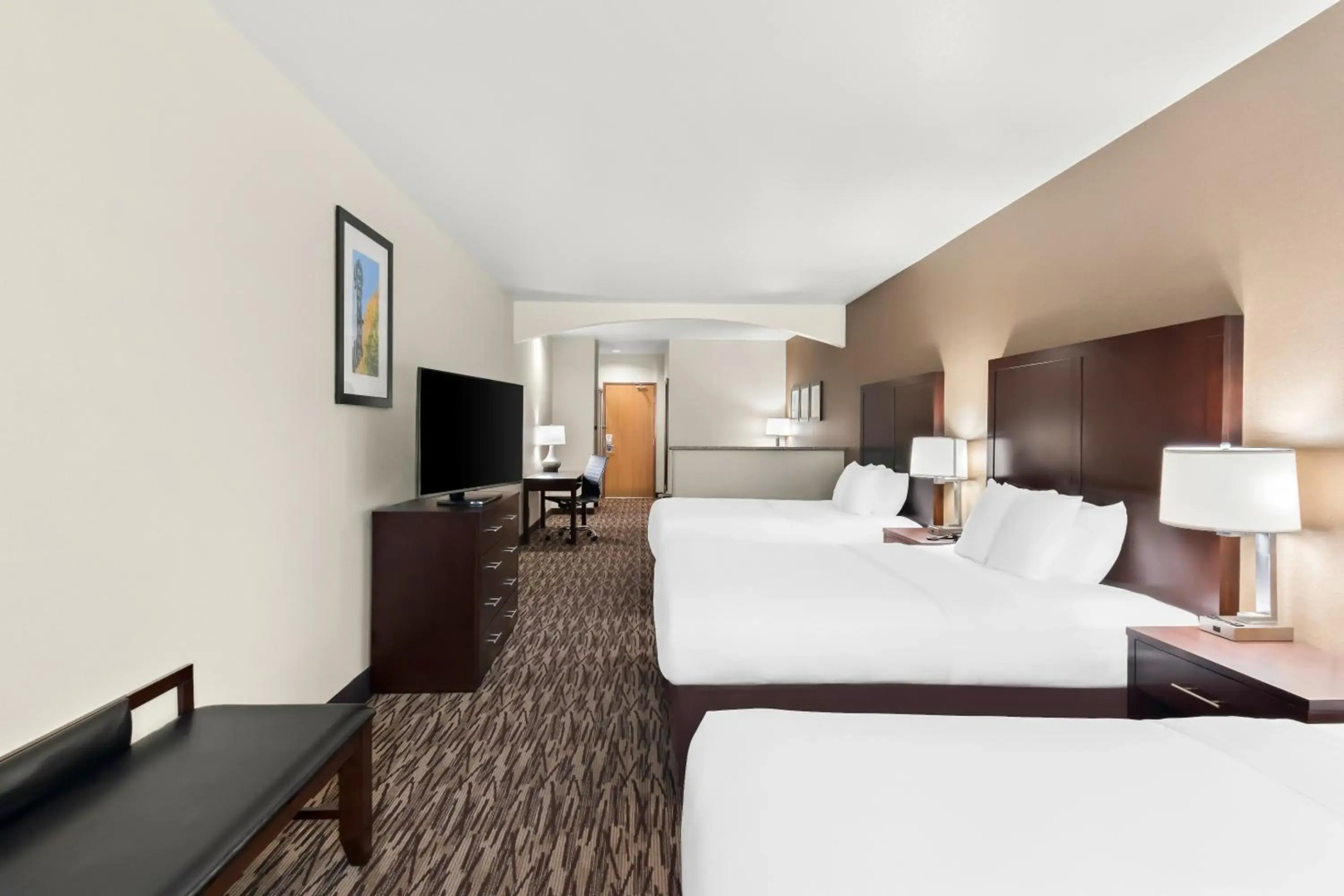 Photo - Comfort Suites Portland Airport