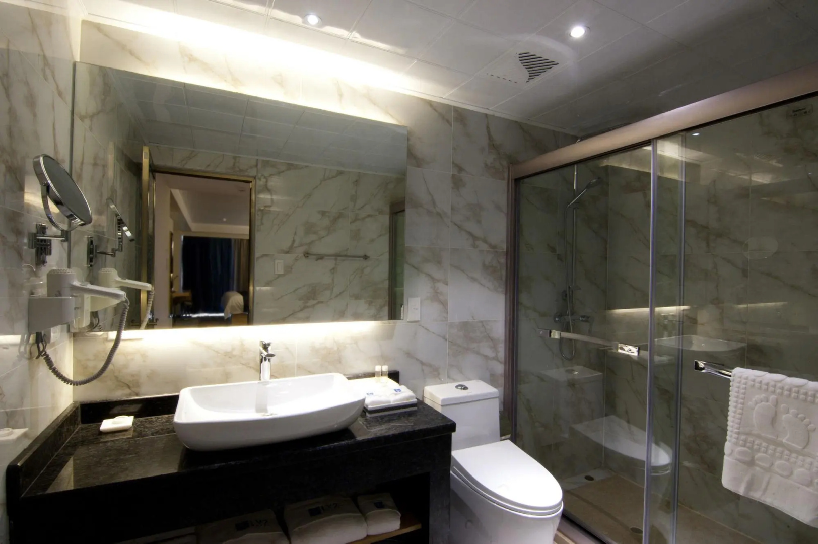 Photo - LYZ Business Hotel