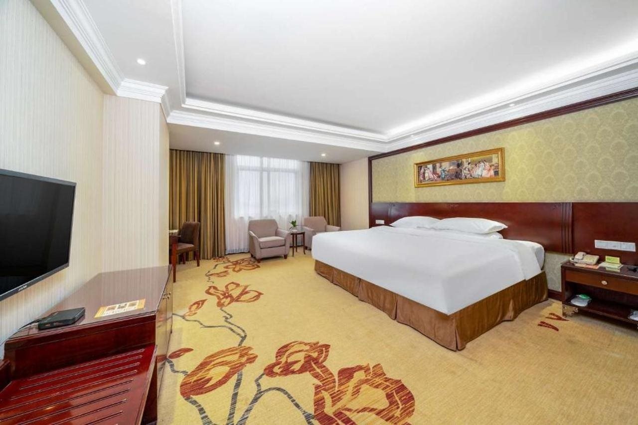 Vienna Hotel Dongguan Houjie Exhibition Center