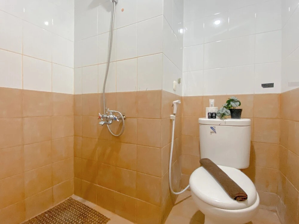 Cozy Living 2Br At Green Pramuka City Apartment