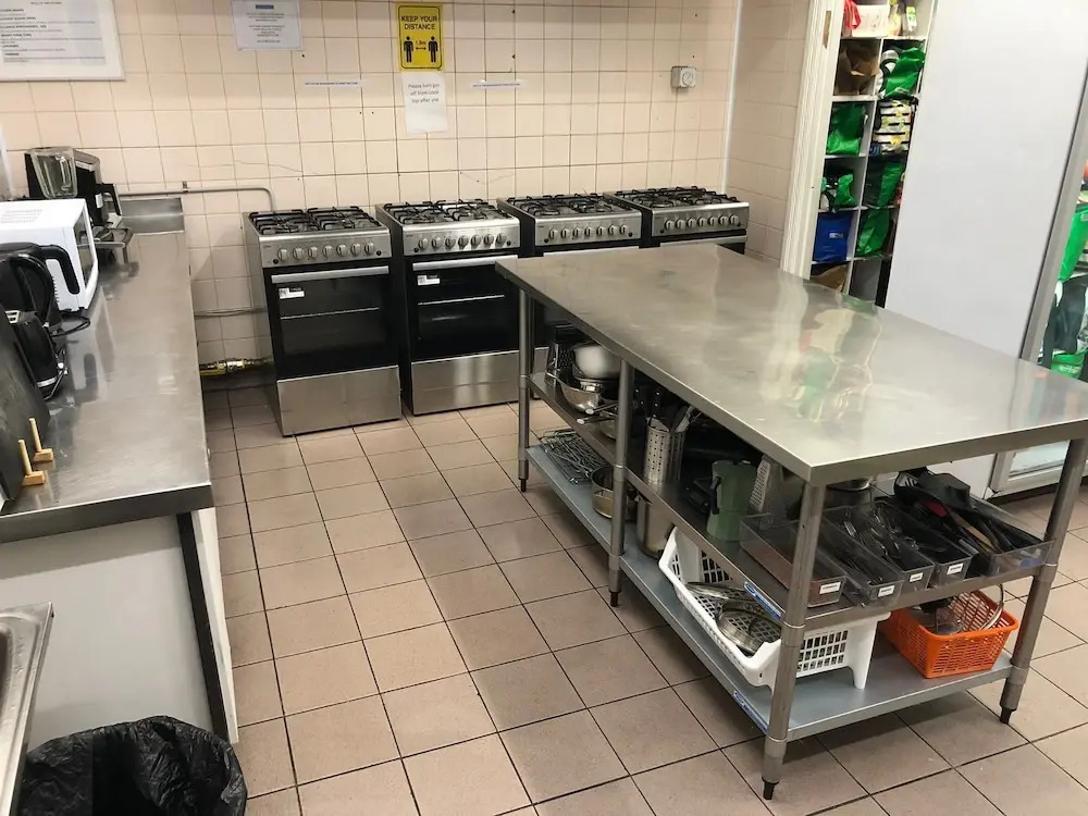 Photo - Wallaby Backpackers Hostel Perth - note - Valid passport required to check in -