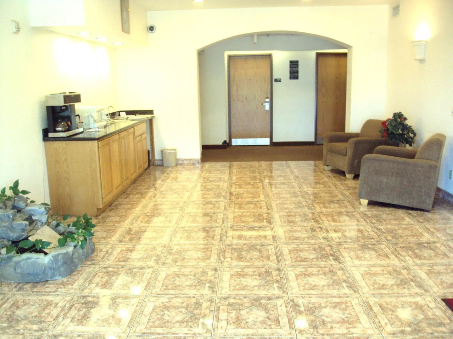 Foto - Tropicana Inn and Suites