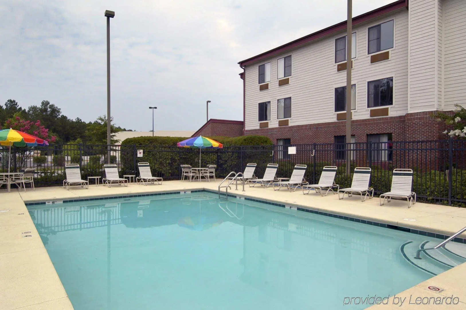 Photo - Red Roof Inn & Suites Savannah Airport