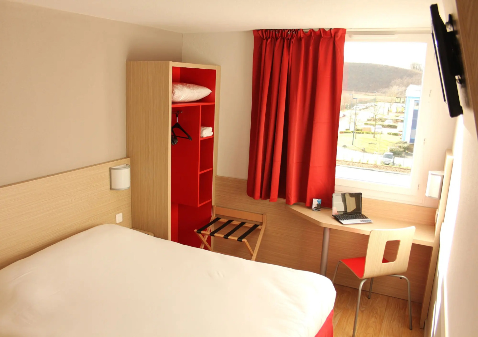 Photo - B&B HOTEL Lyon Aéroport Saint-Quentin-Fallavier