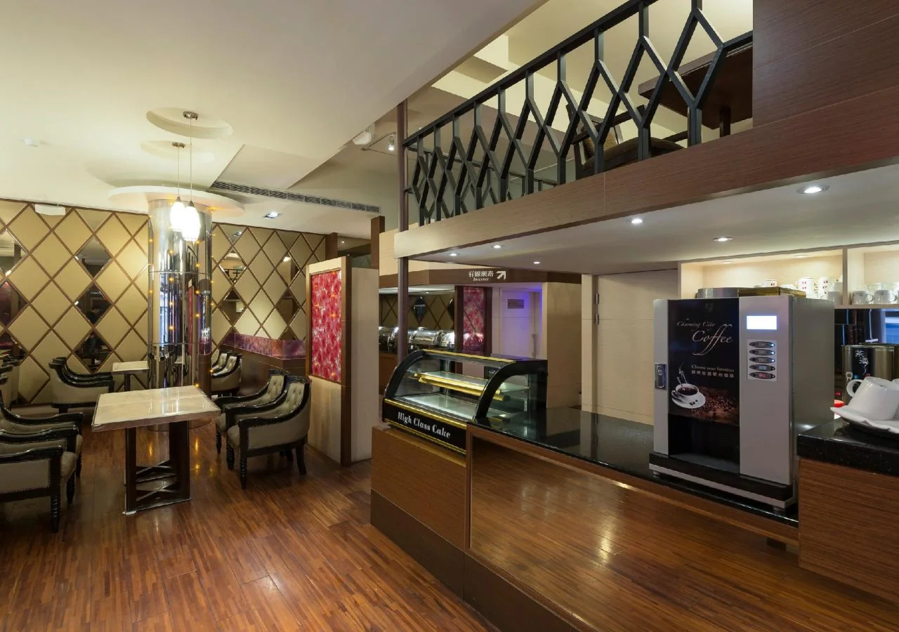 Photo - Erin Hotel