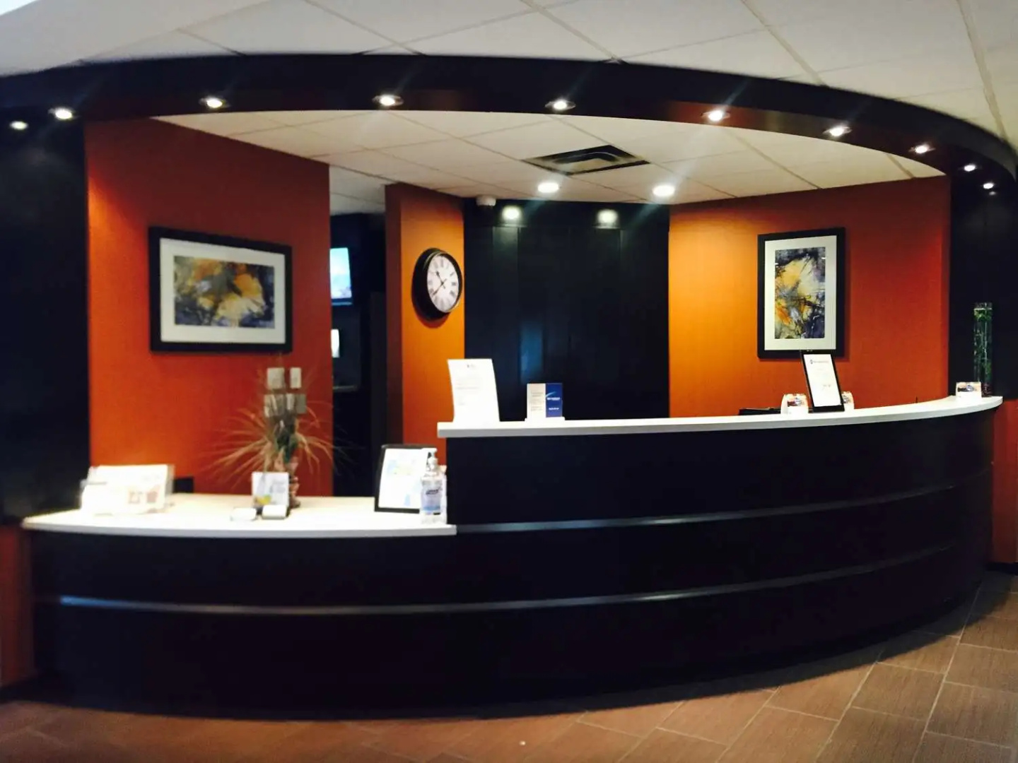 Foto - Hotel d’Lins Ontario Airport