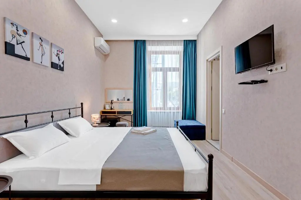 Photo - Monument1880