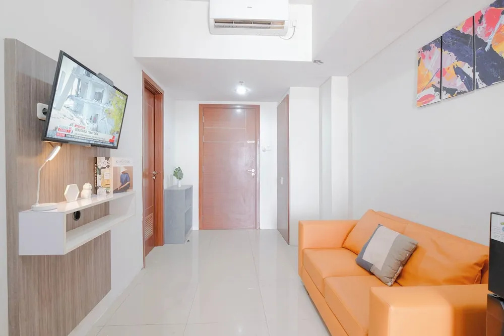 Warm And Comfy 2Br Apartment At Vittoria Residence