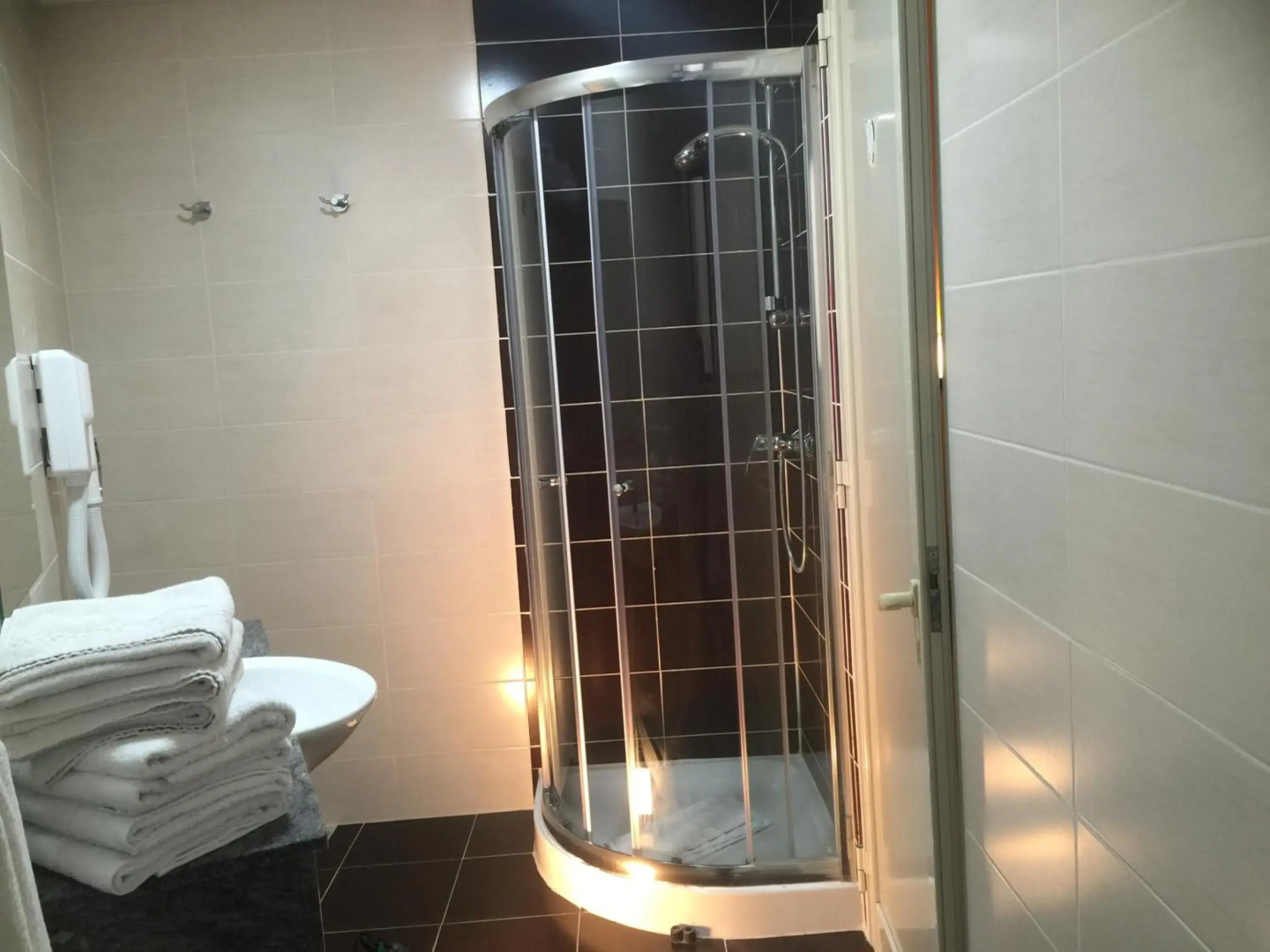 Photo - Dean Hamlet Hotel