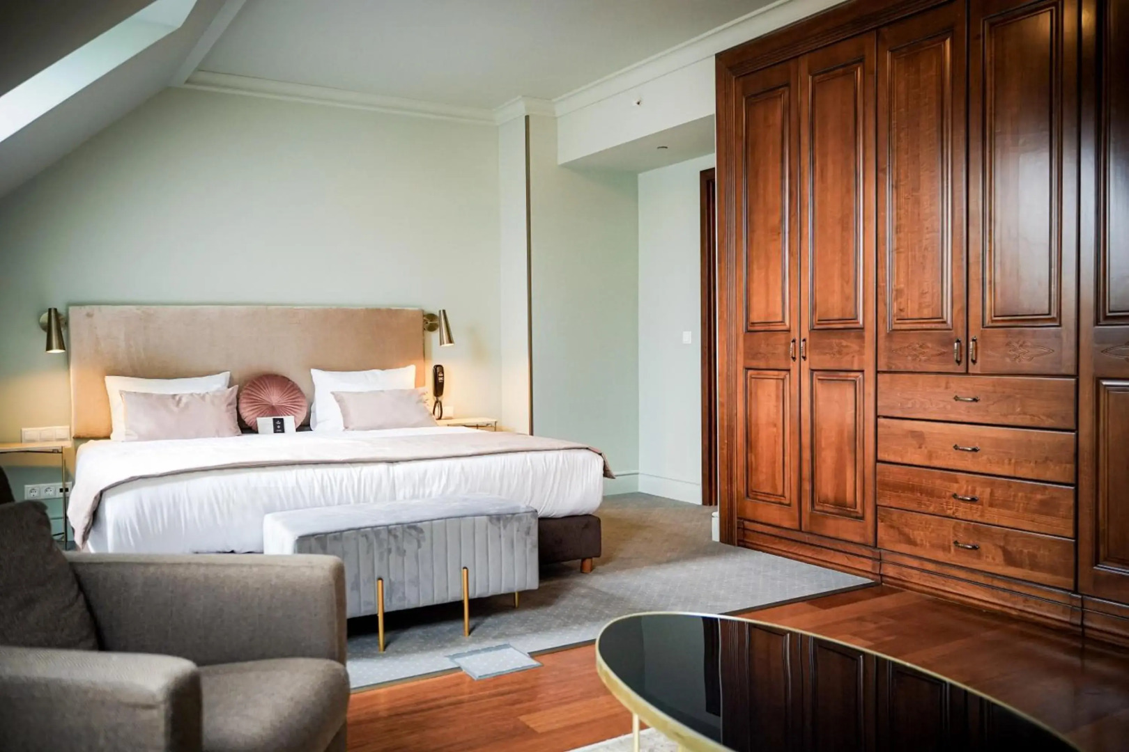 Foto - Queen's Court Hotel & Residence