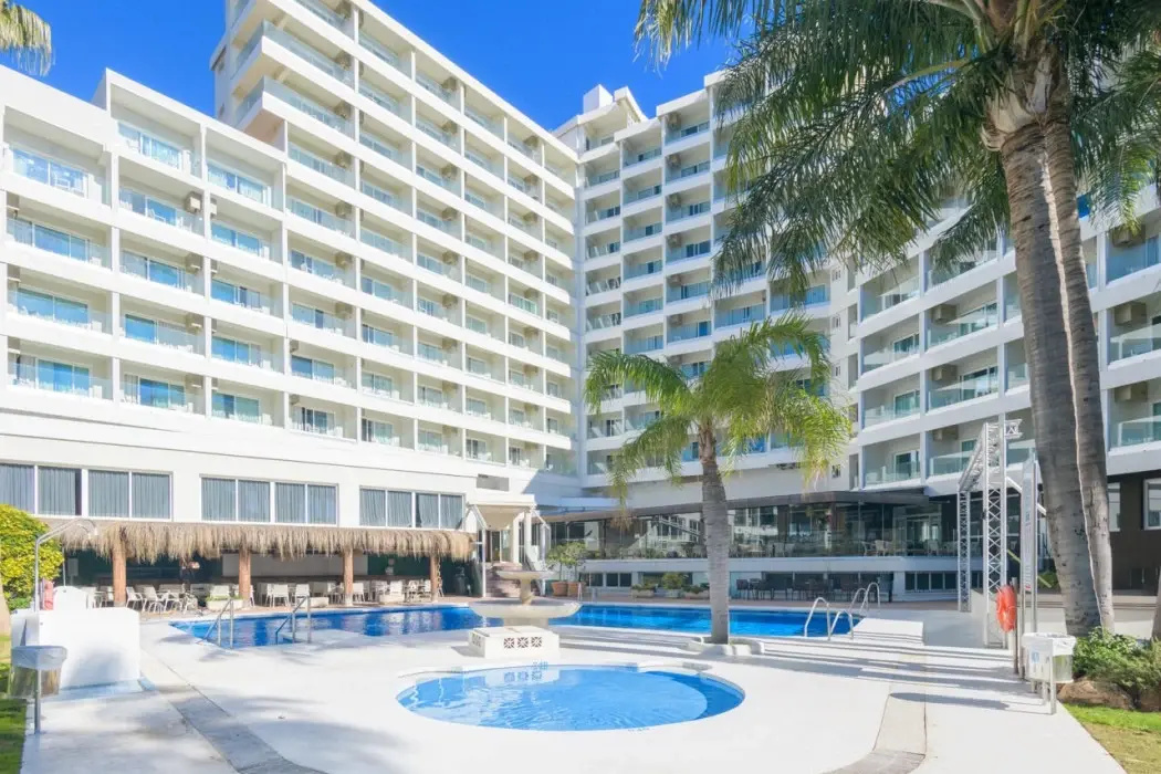 Photo - Hotel Parasol by Dorobe