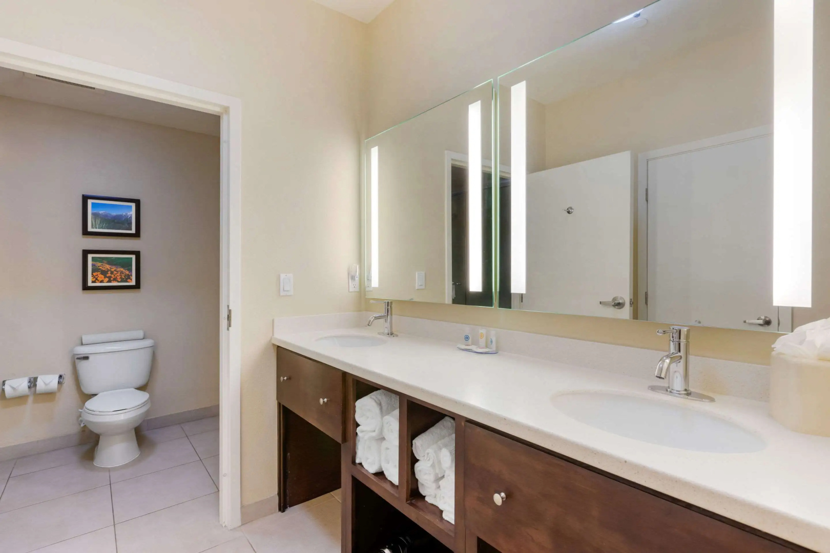 Foto - Comfort Inn & Suites near Ontario Airport