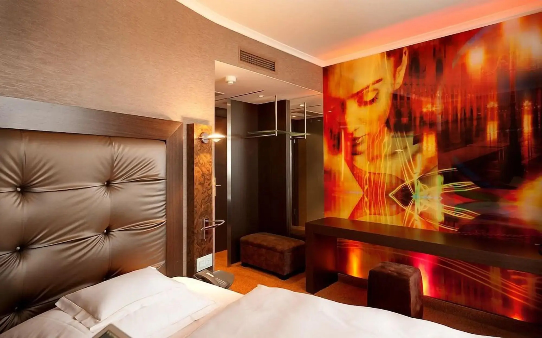 Photo - Savoy Hotel